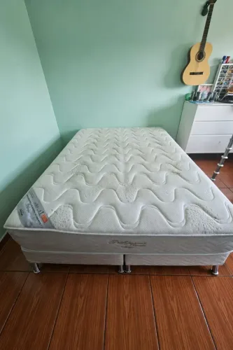 Cama box Queen bipartido + colchão