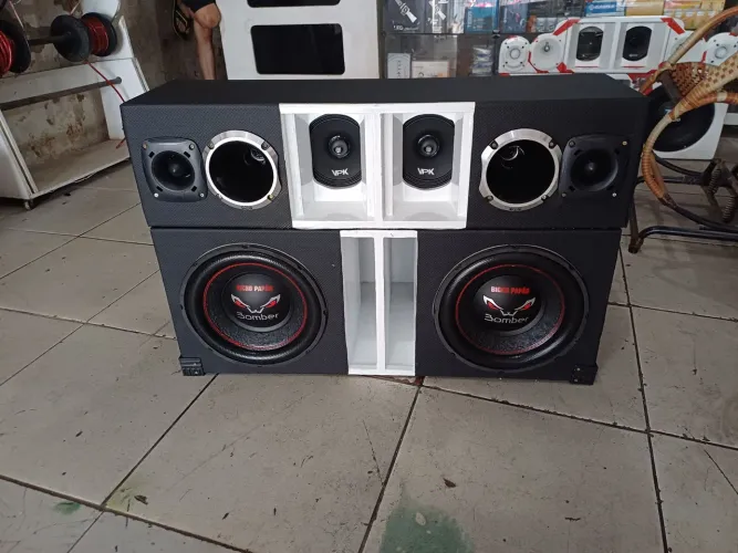 Caixa pancadão 4 vias 3200w rms completa padrao JBL - pronta p uso - JBL e Bicho papao