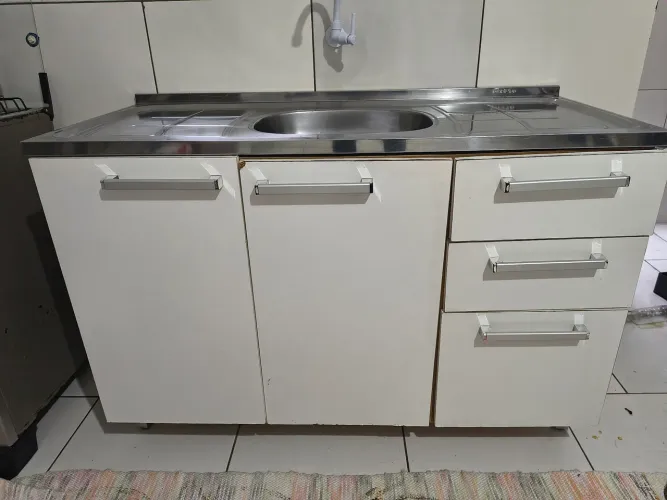 Balcão de pia com cuba de inox 