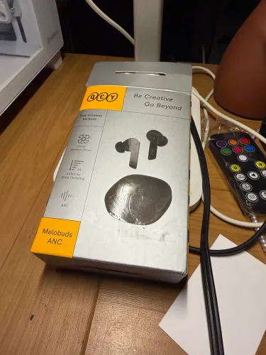 QCY Fones de ouvido com cancelamento de ruído In ear 