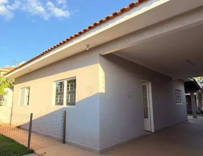 Vendo com urgência casa na cidade nova