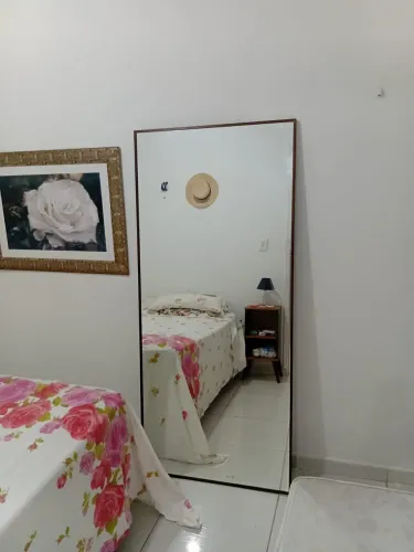 Espelho com moldura