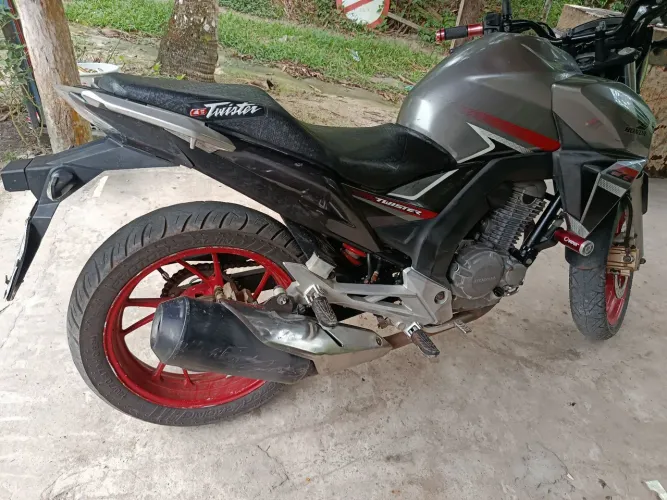 Honda CB Twist