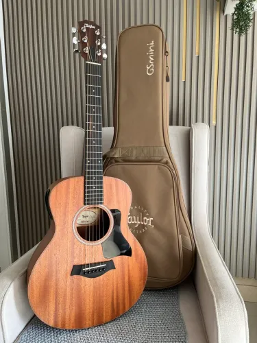 Violão Taylor GS Mini Mahogany Elixir