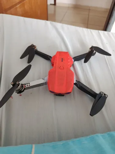Vendo esse drone funcionando mais esses acessórios motivo da venda não sei pilotar aceito