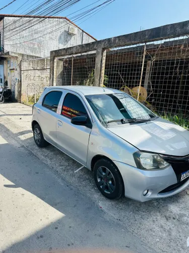 Toyota Etios X 1.3 Flex 16V 5P Mec. 2014