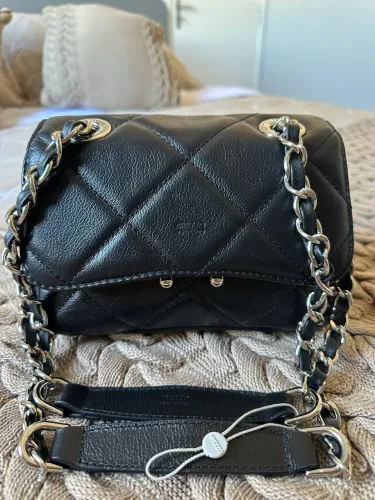 Bolsa Arezzo em couro nova