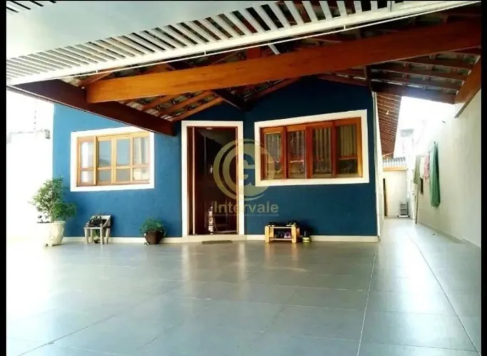 Casa à venda no Villa Branca, Jacareí-SP: 2 quartos, 1 suíte, 2 banheiros, 2 vagas de gara