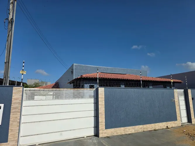 Casa ampla para alugar no São Vicente - 4 quartos e 4 banheiros