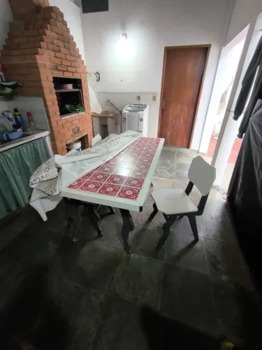 Mesa de 6 a 8 lugares