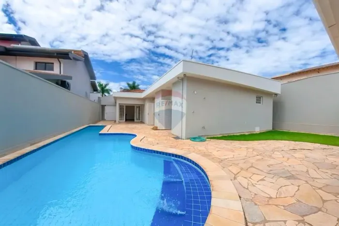 Casa em condominio fechado residencial Flamboyant 03 dormitórios Pirassununga jd Elite are