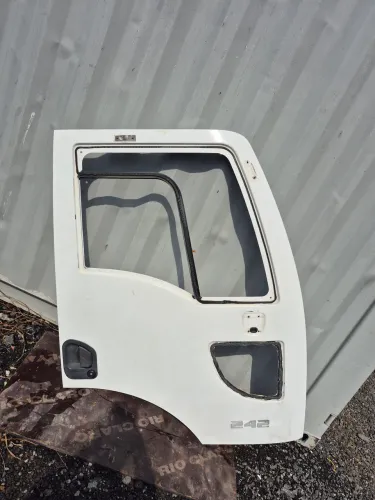 Porta direita do ford cargo panda