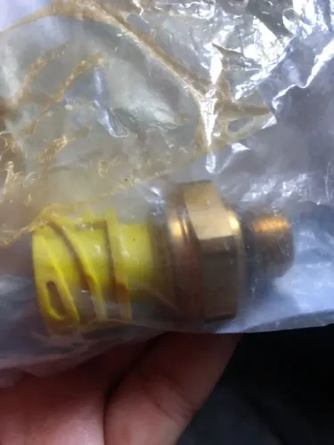 Sensor de pressão do óleo do carter. VOLVO FM. Original lacrado.