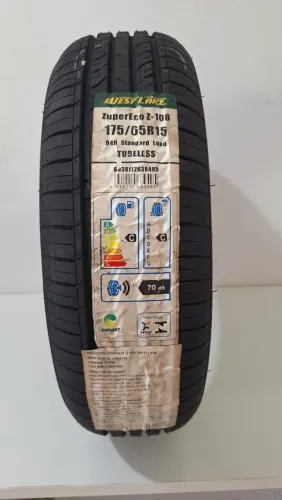 Pneu novo para automóvel