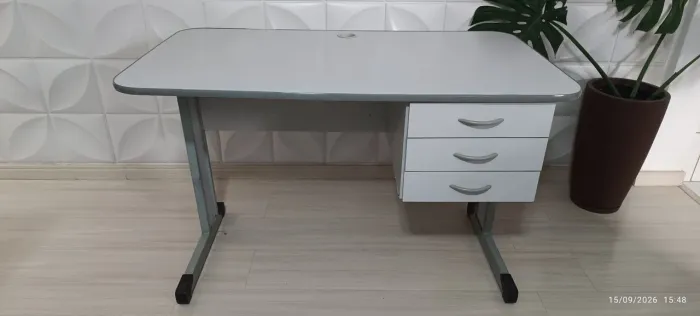 Mesa para escritório/computador
