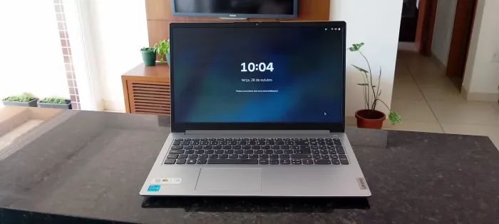 Notebook Lenovo IdeaPad (Intel Core i3 / 8GB RAM / Linux Fedora) ? Conservado
