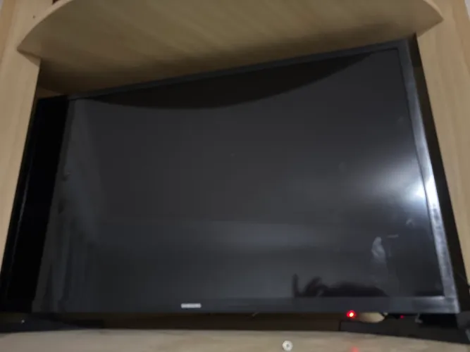 TV Samsung 32p + Suporte articulado
