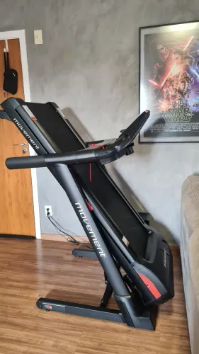 Esteira Movement R5i: o padrão de academia na sua casa!