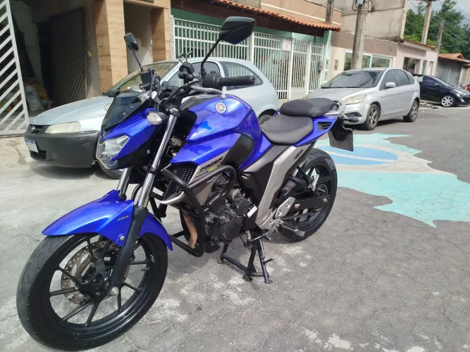 Fz 25, 2021. Para pessoas exigentes.