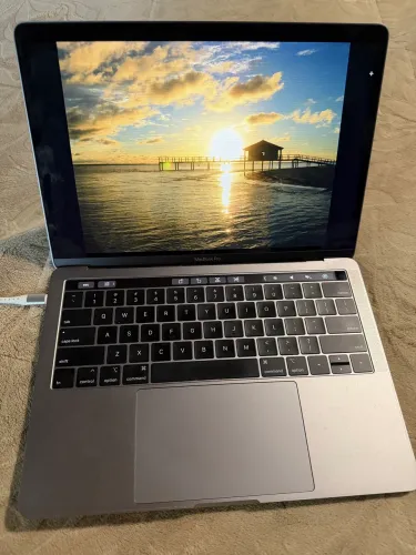 Mac book Pro 2018 13?