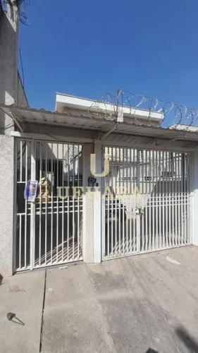 Casa de 2 dormitórios em ótimo estado para alugar na Vila Baruel!
