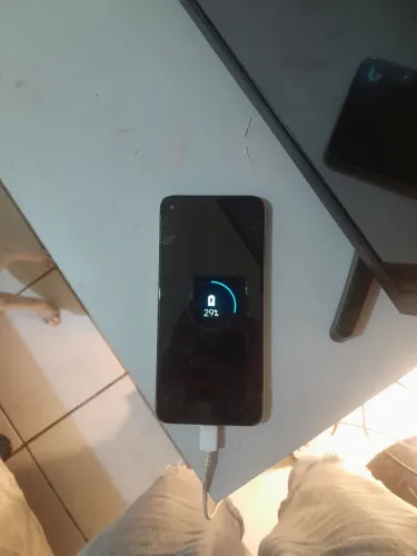 Moto g8 64g 4ram (usado, apenas faltando o botão de liga e desliga)