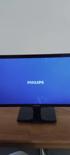 Monitor Philips 24 Polegadas funcionando perfeitamente