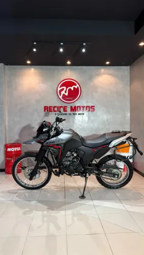YAMAHA XTZ 250 LANDER ABS 2025 apenas 1700km