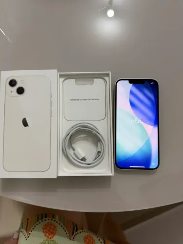 iPhone 13 256gb na caixa com carregador original + 6 capinhas