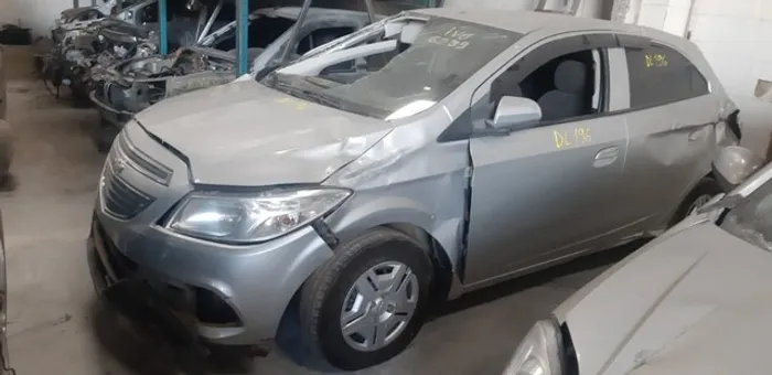 Sucata Onix LT 1.0 2014 para retirada de peças DL196