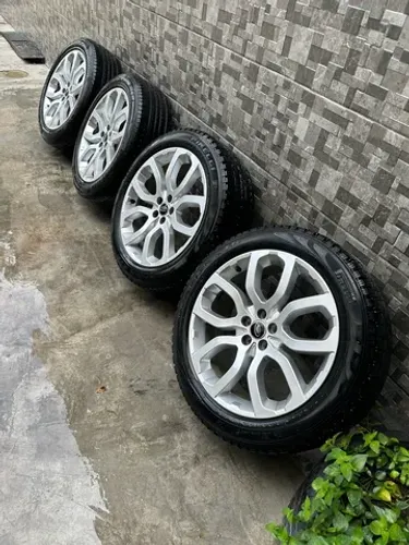 Aro 20 evoque original 5x108 pneus 245.50.20?
