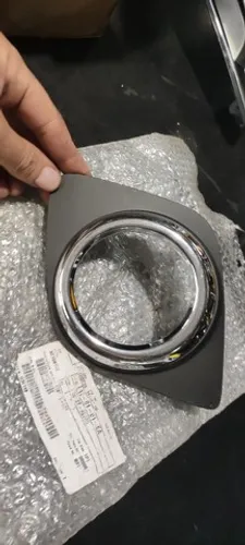 Moldura farol milha Rav4 direita 2009 2010 2011 2012 2013