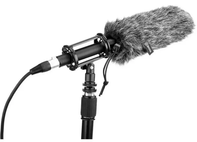 Microfone Boya BY-BM6060 Condensador Supercardióide cor preto