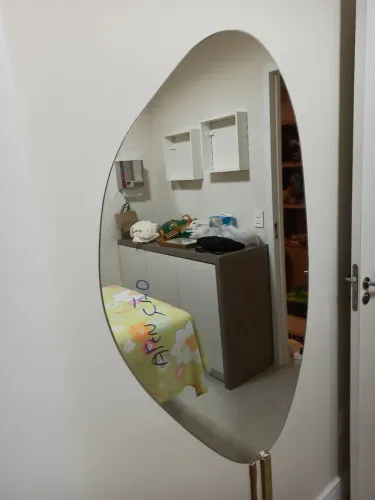 Espelho desenhado sob medida a partir de $460.00 o m²