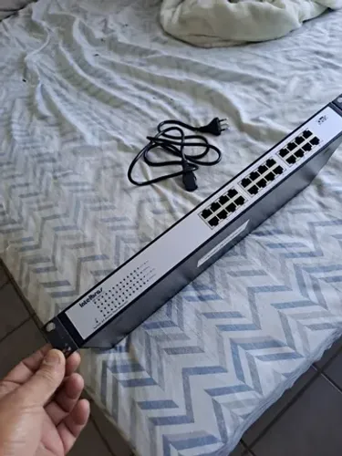 Switch intelbras 24 portas 10/100