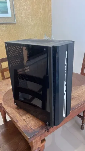 Gabinete Redragon pra peças
