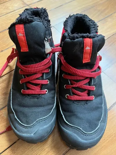 Bota Quechua infantil impermeável Decathlon