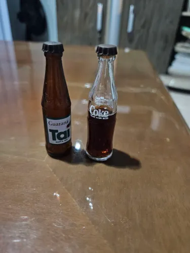Garrafinhas de vidro coca-cola e guaraná 