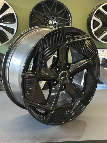Rodas BYD SEAL aro 19x8,5 Off Set 45 São Originais não são Réplicas por R$10.000,00 o jogo