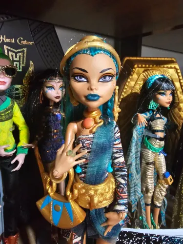 Monster high Néfera Básica 