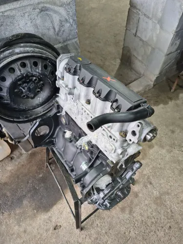 Motor parcial Chevrolet 1.0 8v flex . A base de troca.