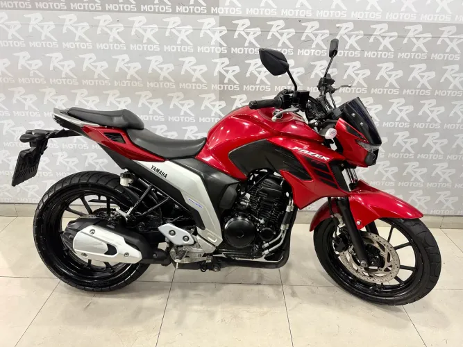 Moto Yamaha FZ25 ABS 2023