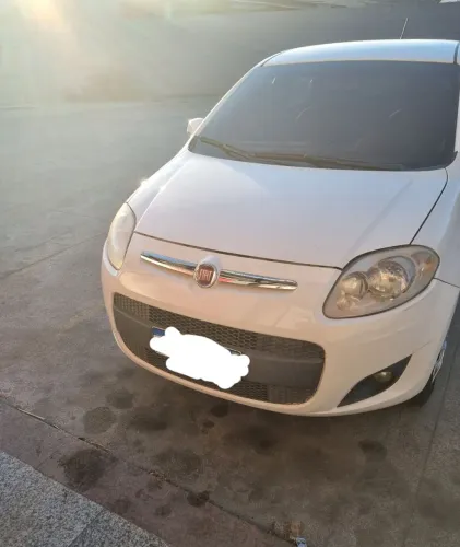 Fiat Palio Attractive  Italia 1.4  Ano 12/13