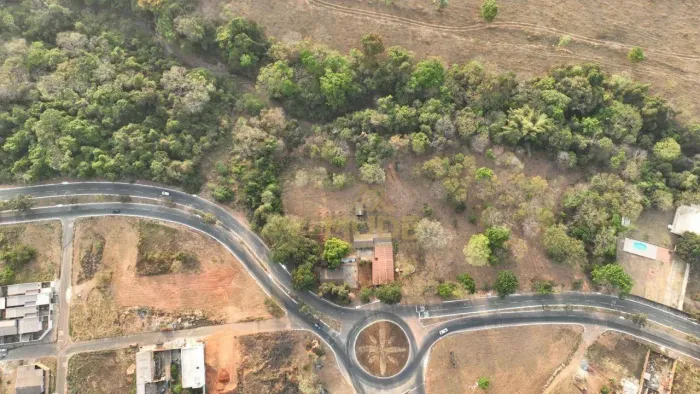Oportunidade para Condomínio Residencial / Terreno no Jardim Cristal em Aparecida de Goiân