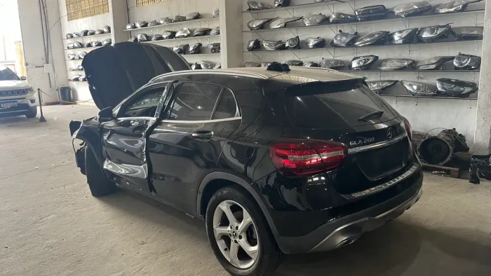 Sucata da Mercedes Benz Gla200 1.6 Turbo flex 2017 2018 2019
