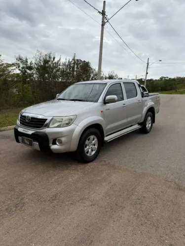 Toyota Hilux CD D4-d 4X4 2.5 16V 102cv TB Dies. 2012