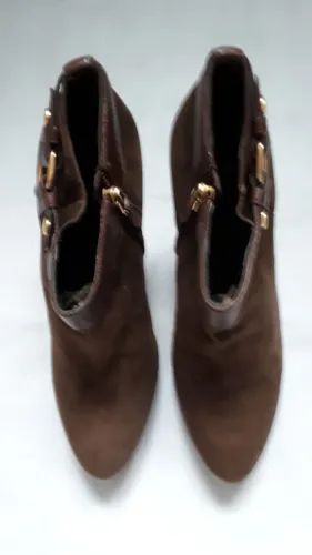 Bota Couro Camurçado Salto Alto - Arrezo