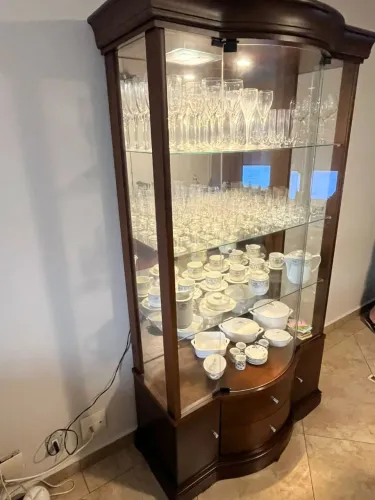 Cristaleira Madeira Maciça Espelhada