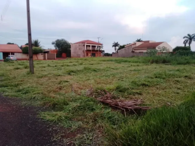 Terreno à venda em Primeiro de Maio, Centro