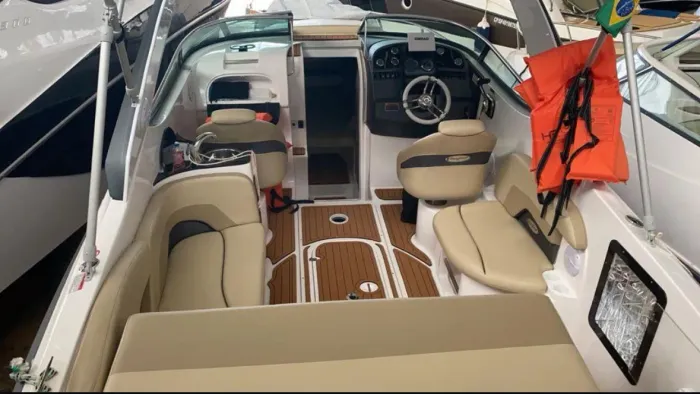 Lancha Ventura 265 - ano 2020